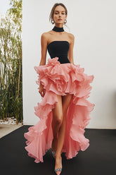 Schwarz Rosa Trägerloses High-Low Langes Ballkleid mit Rüschen